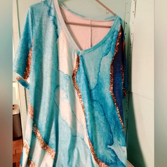 Teal,Blue and White Women's Top, So Pretty, NWOT - Picture 1 of 3